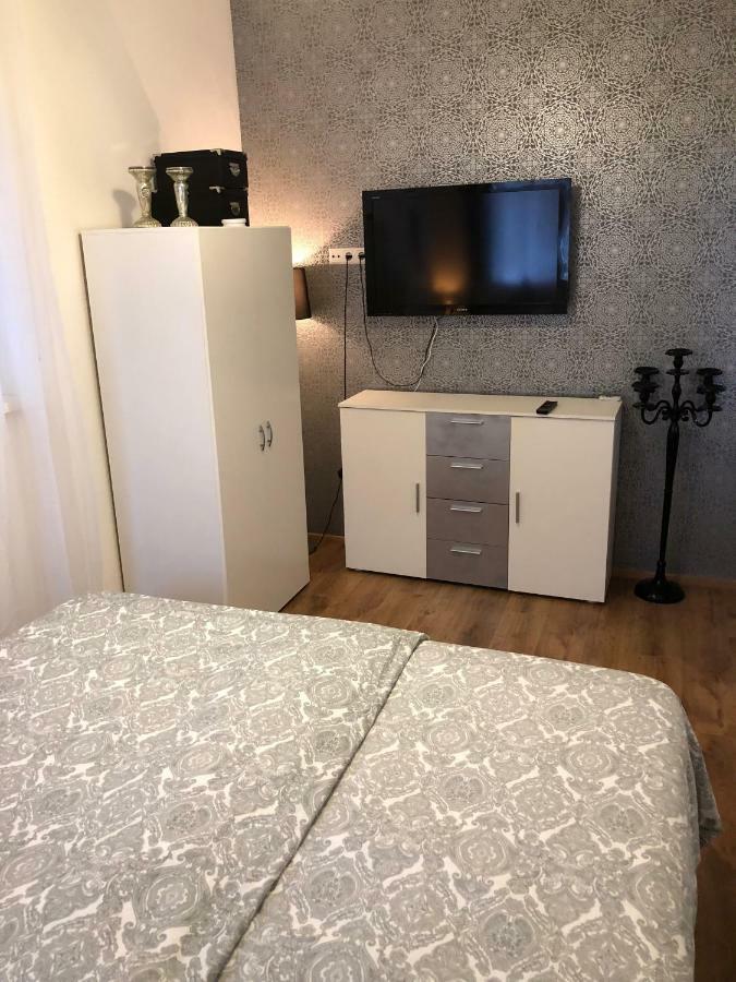 Modernes Und Gemuetliches Appartment Mit Terrasse, Stadtnah Ravensburg Zewnętrze zdjęcie