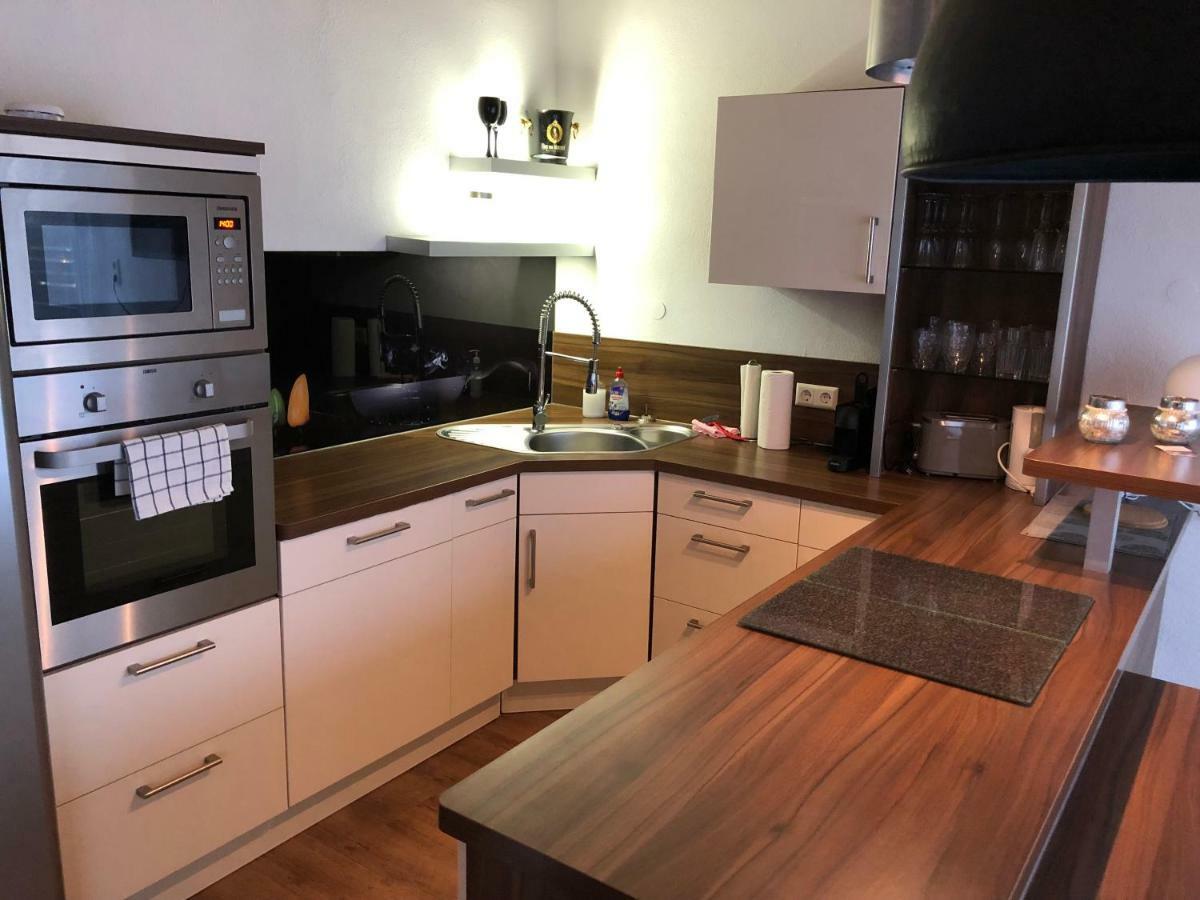 Modernes Und Gemuetliches Appartment Mit Terrasse, Stadtnah Ravensburg Zewnętrze zdjęcie
