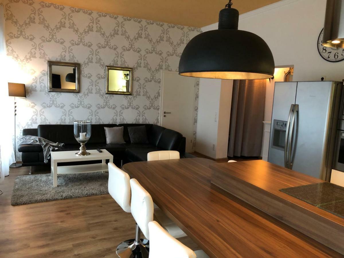 Modernes Und Gemuetliches Appartment Mit Terrasse, Stadtnah Ravensburg Zewnętrze zdjęcie