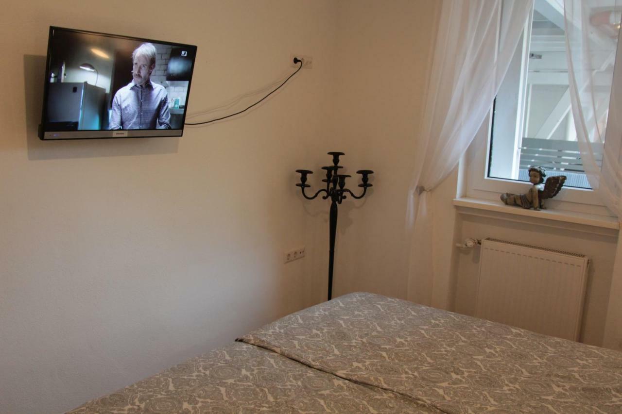 Modernes Und Gemuetliches Appartment Mit Terrasse, Stadtnah Ravensburg Zewnętrze zdjęcie