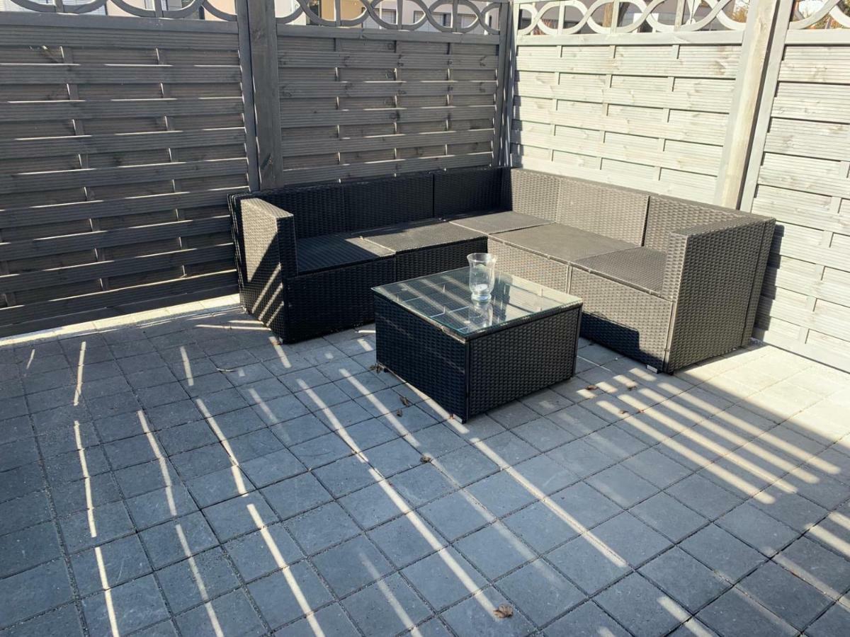 Modernes Und Gemuetliches Appartment Mit Terrasse, Stadtnah Ravensburg Zewnętrze zdjęcie