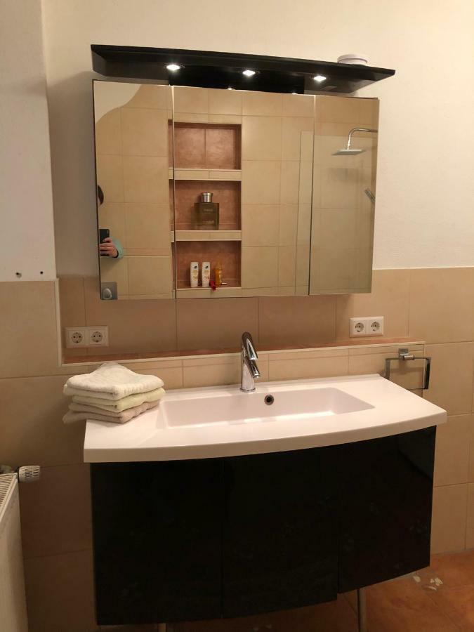Modernes Und Gemuetliches Appartment Mit Terrasse, Stadtnah Ravensburg Zewnętrze zdjęcie