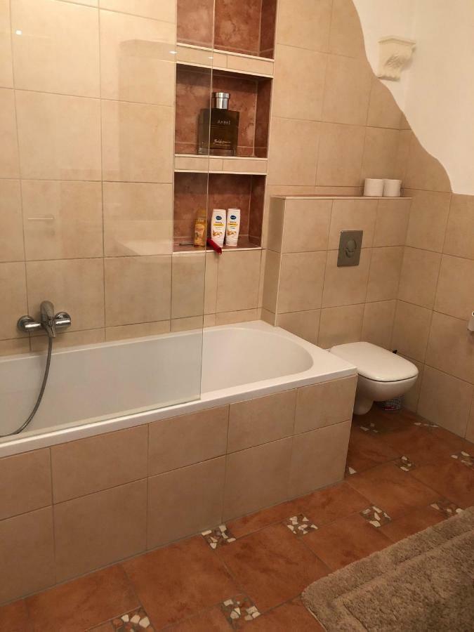 Modernes Und Gemuetliches Appartment Mit Terrasse, Stadtnah Ravensburg Zewnętrze zdjęcie