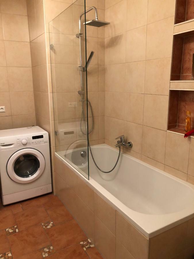 Modernes Und Gemuetliches Appartment Mit Terrasse, Stadtnah Ravensburg Zewnętrze zdjęcie